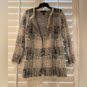 Forever 21 Black and White Knit Sweater